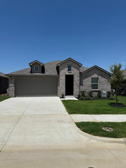 1628 Alberque Dr, Krum, TX 76249