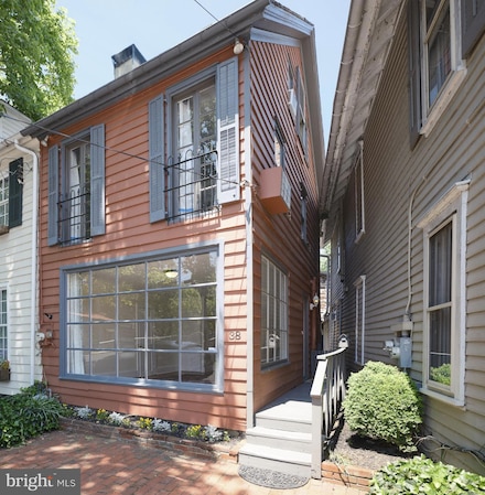 38 W Ferry St, New Hope, PA 18938