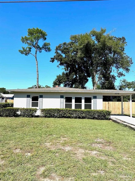 3270 Seabrook St, Pensacola, FL 32505