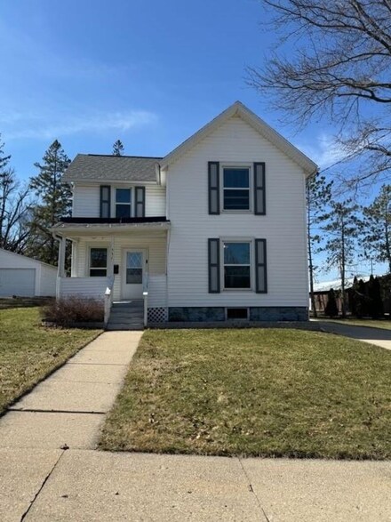 531 16th Ave, Monroe, WI 53566