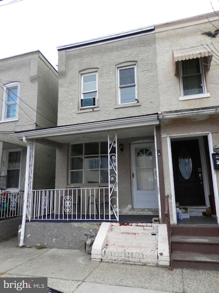 35 W 3rd St, Marcus Hook, PA 19061