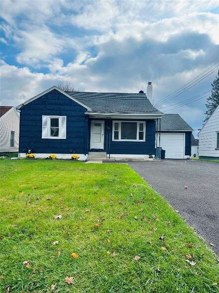 808 Morlando Dr, Endicott, NY 13760