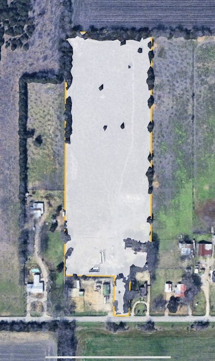 2781 Bear Creek Rd, Lancaster, TX 75146