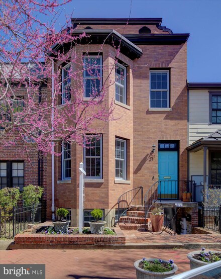 21 4th St NE, Washington, DC 20002