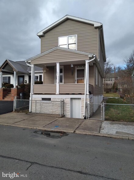 536 Pine St, Kulpmont, PA 17834