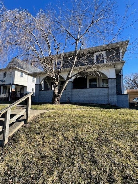 208 Park Ave SW, Canton, OH 44706