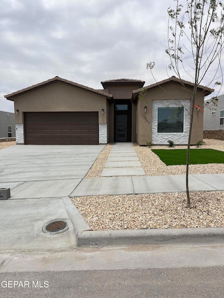 216 Emerald Brass, Horizon City, TX 79928