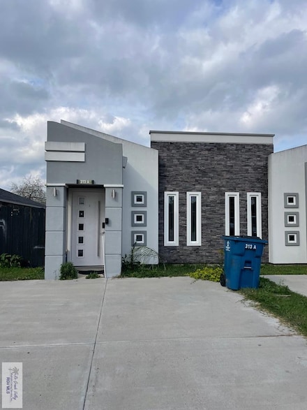 313 2nd St, Los Fresnos, TX 78566