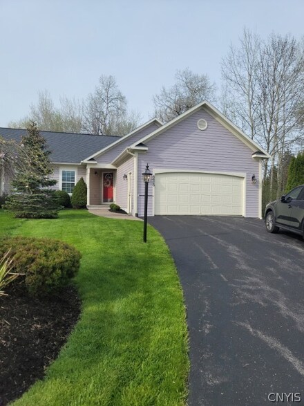 8428 Marco Ln, Baldwinsville, NY 13027
