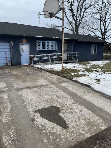 3447 Barth St, Flint, MI 48504