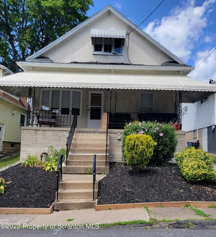 949 Paul Ave, Scranton, PA 18510
