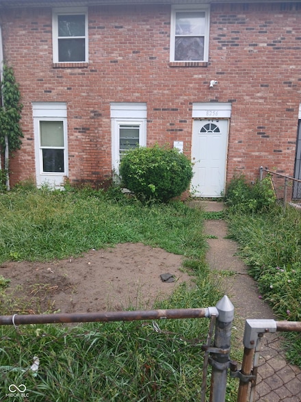 8256 Meadowlark Dr, Indianapolis, IN 46226