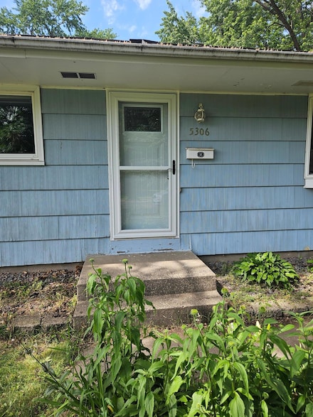 5306 Boulder Ln, Minneapolis, MN 55429