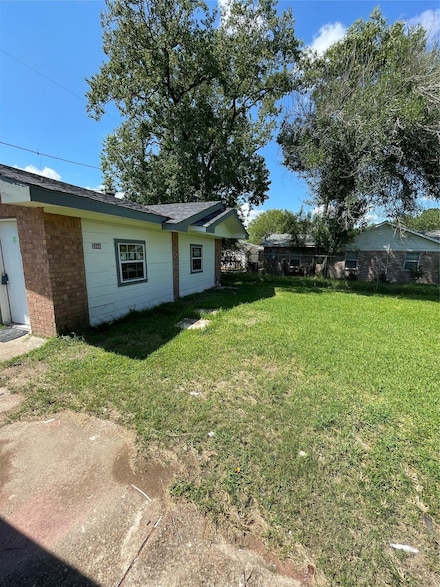 5006 Ridgeway Dr, Houston, TX 77033