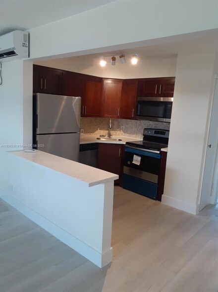 1520 NE 56th St Unit 7, Fort Lauderdale, FL 33334