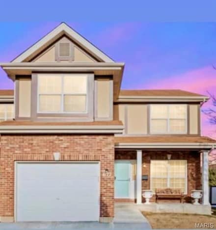 627 Rosetta Dr Unit M1, Florissant, MO 63031