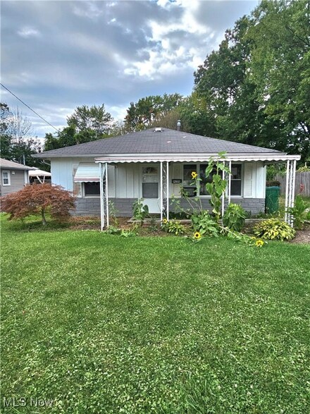 4686 Homewood Dr, Mentor, OH 44060