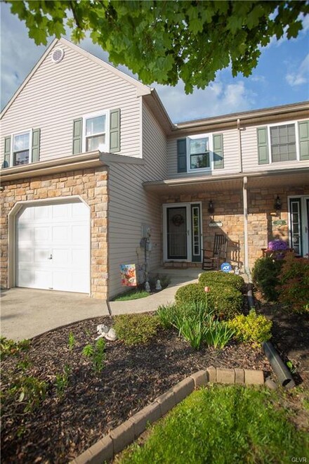 1717 Pinewind Dr, Alburtis, PA 18011