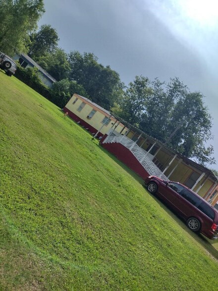 606 S Pine Hill St, Pinehurst, TX 77362