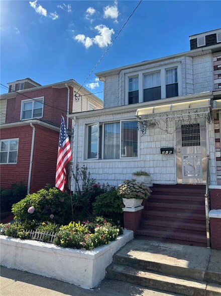 216 Bay 11th St, Brooklyn, NY 11228