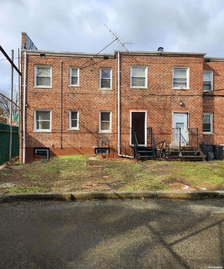 202-02 109th Ave, Saint Albans, NY 11412