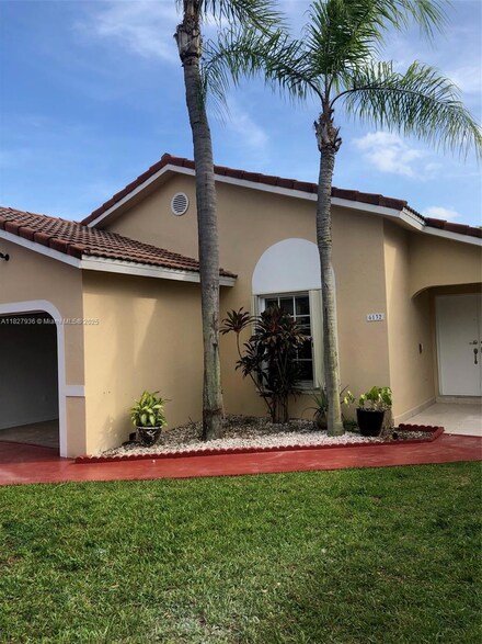 6132 NW 181st Terr Cir W, Hialeah, FL 33015