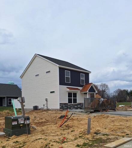 7900 S Prestwick Dr, Newberry, IN 47449