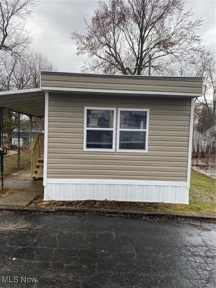 72 Hyland Dr, Akron, OH 44312