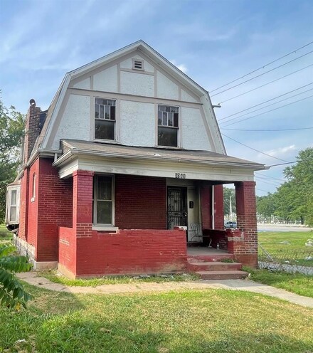 5541 Genevieve Ave, Saint Louis, MO 63120