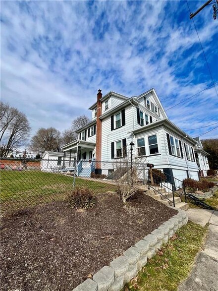 609 South St, Jim Thorpe, PA 18229