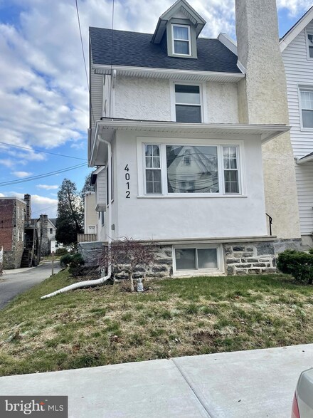 4012 Lasher Rd, Drexel Hill, PA 19026