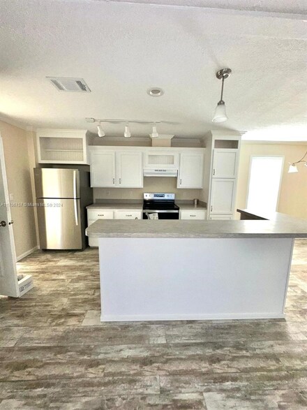404 NW 134th Way, Plantation, FL 33325