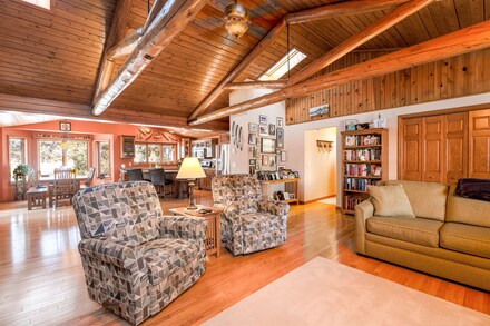 New London WI Real Estate &amp; Homes for Sale - Homes.com