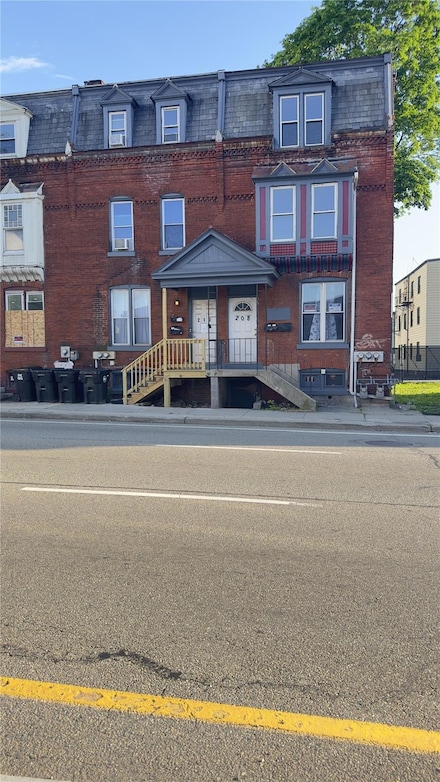 208 Church St Unit 2, Poughkeepsie, NY 12601