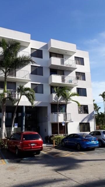 8251 NW 8th St Unit 419, Miami, FL 33126