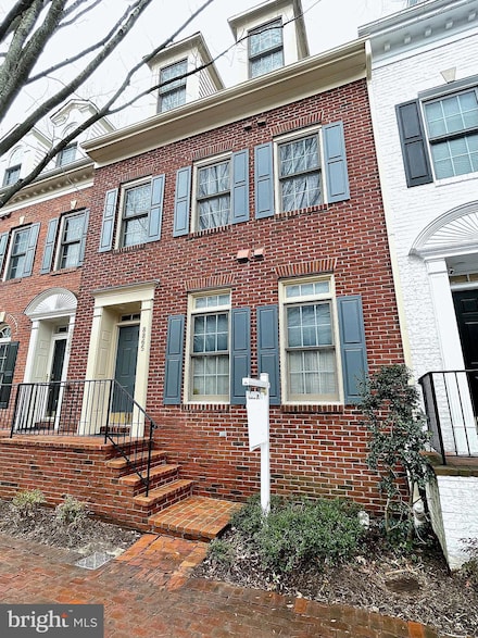 8865 Ashgrove House Ln, Vienna, VA 22182