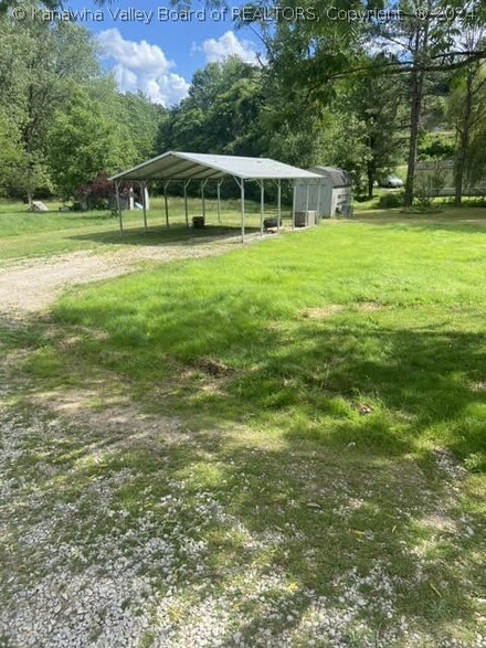 102 Mccoy Ln, Parkersburg, WV 26101