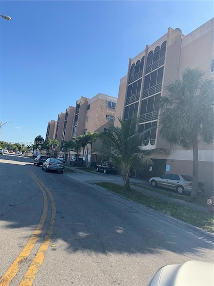 4670 W 13th Ln Unit 427, Hialeah, FL 33012