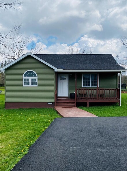 137 Briarwood Dr, Shady Spring, WV 25918