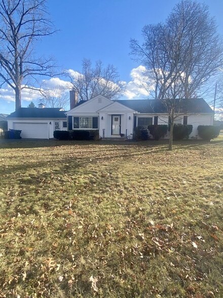 145 S Branch Pkwy, Springfield, MA 01118