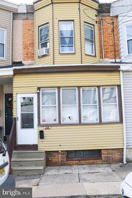 228 Warren St, Gloucester City, NJ 08030