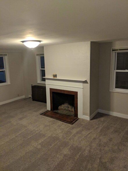 52 Elm St, Bath, ME 04530