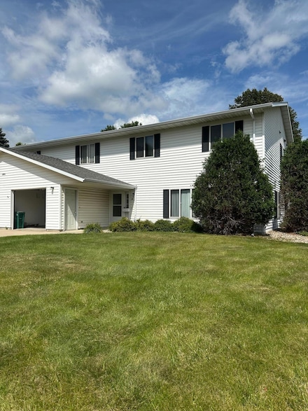 1103 Horizon Dr, Marshall, MN 56258