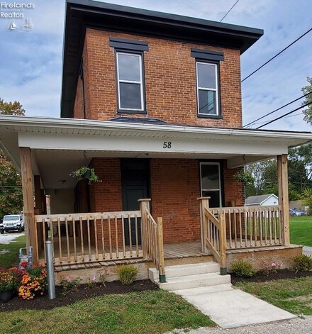 58 W Market St, Tiffin, OH 44883