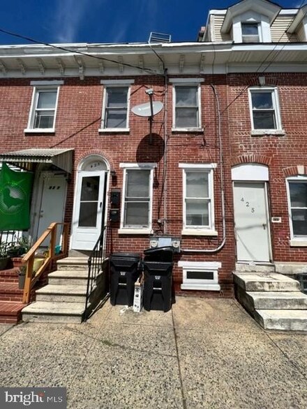 423 E 9th St, Wilmington, DE 19801