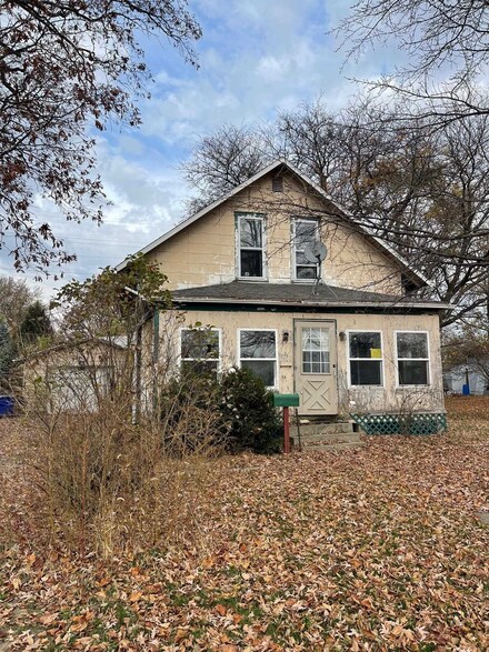 2115 E Hendricks St, Warsaw, IN 46580