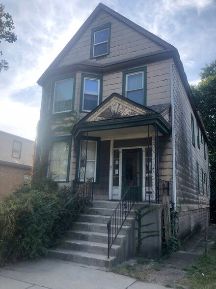 10432 S Ewing Ave, Chicago, IL 60617