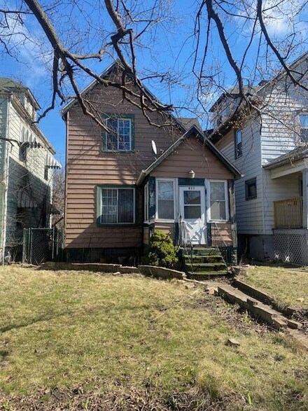 617 Jefferson St, Gary, IN 46402