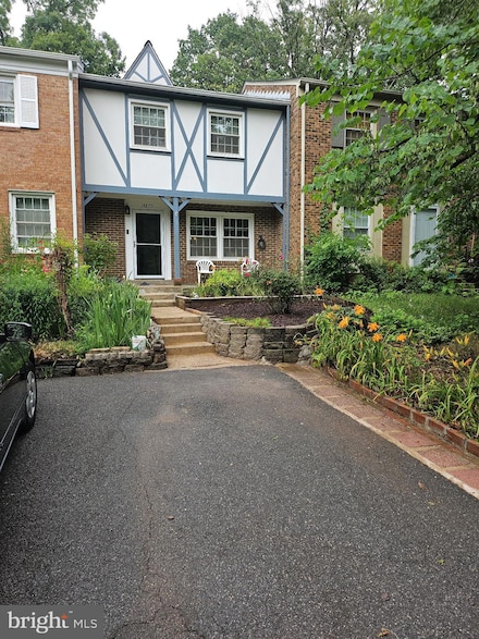 14870 Lambeth Square, Centreville, VA 20120