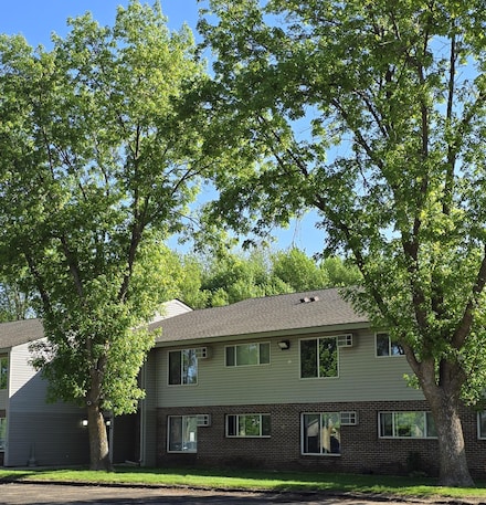 808 Hills Ave Unit S204, Jackson, MN 56143